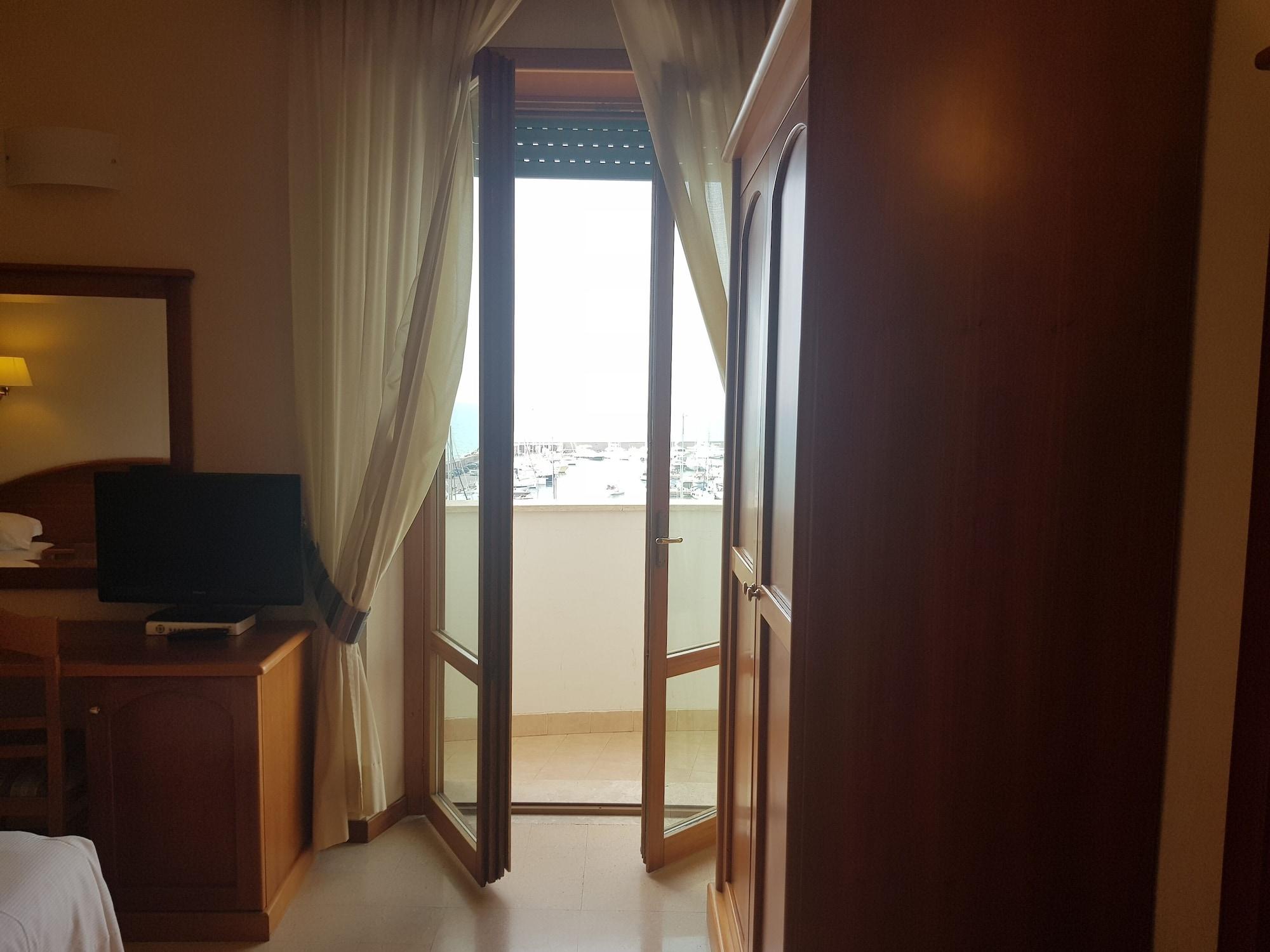 Astura Palace Hotel Неттуно Экстерьер фото