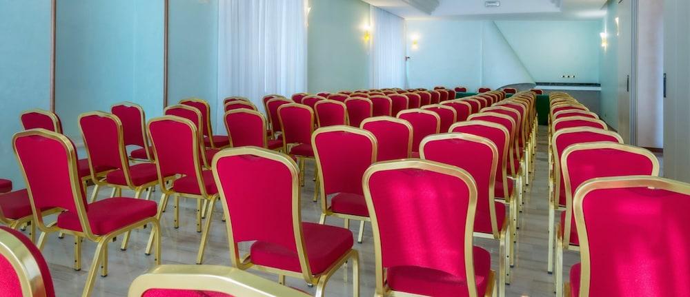 Astura Palace Hotel Неттуно Экстерьер фото