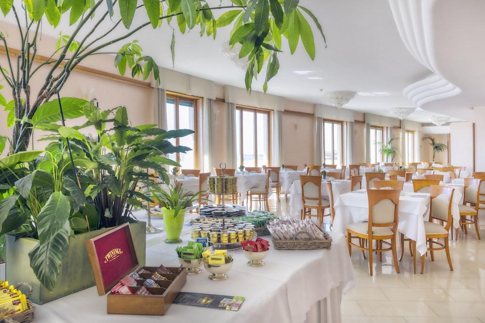 Astura Palace Hotel Неттуно Экстерьер фото