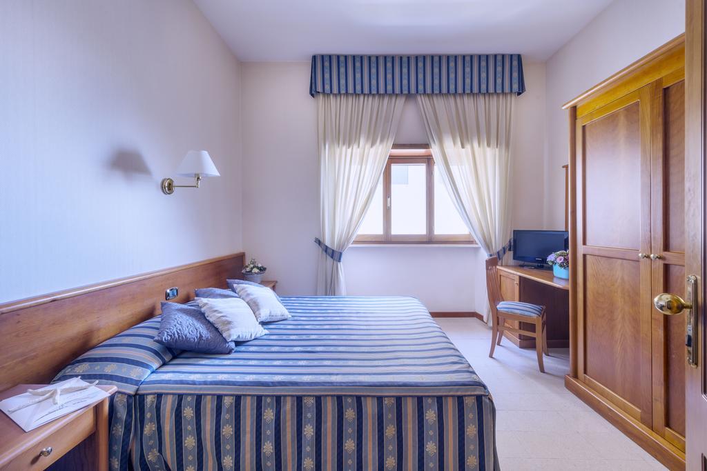 Astura Palace Hotel Неттуно Экстерьер фото