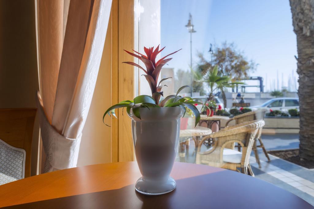 Astura Palace Hotel Неттуно Экстерьер фото