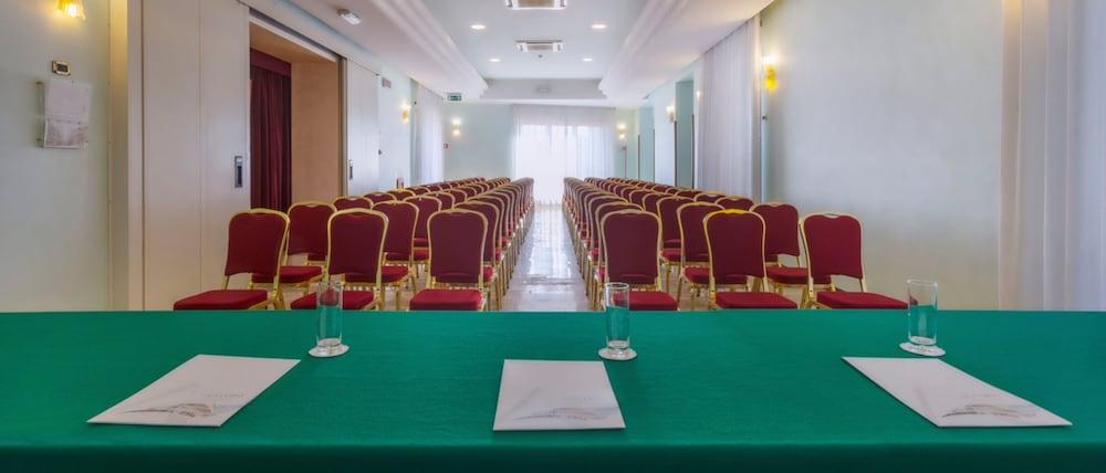 Astura Palace Hotel Неттуно Экстерьер фото