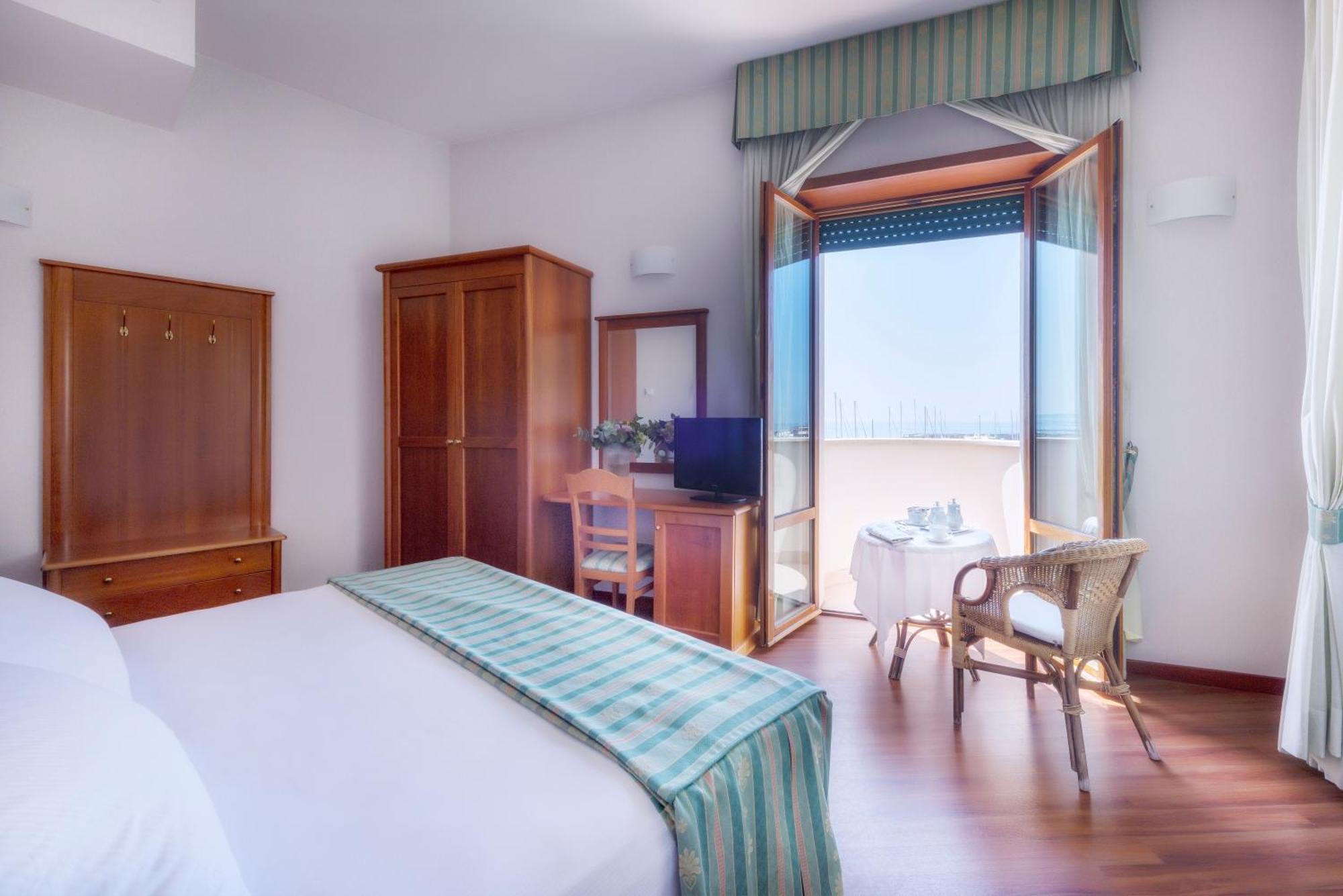 Astura Palace Hotel Неттуно Экстерьер фото