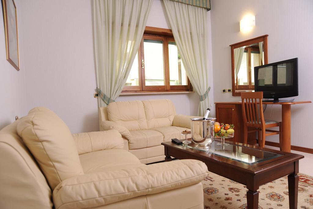 Astura Palace Hotel Неттуно Экстерьер фото