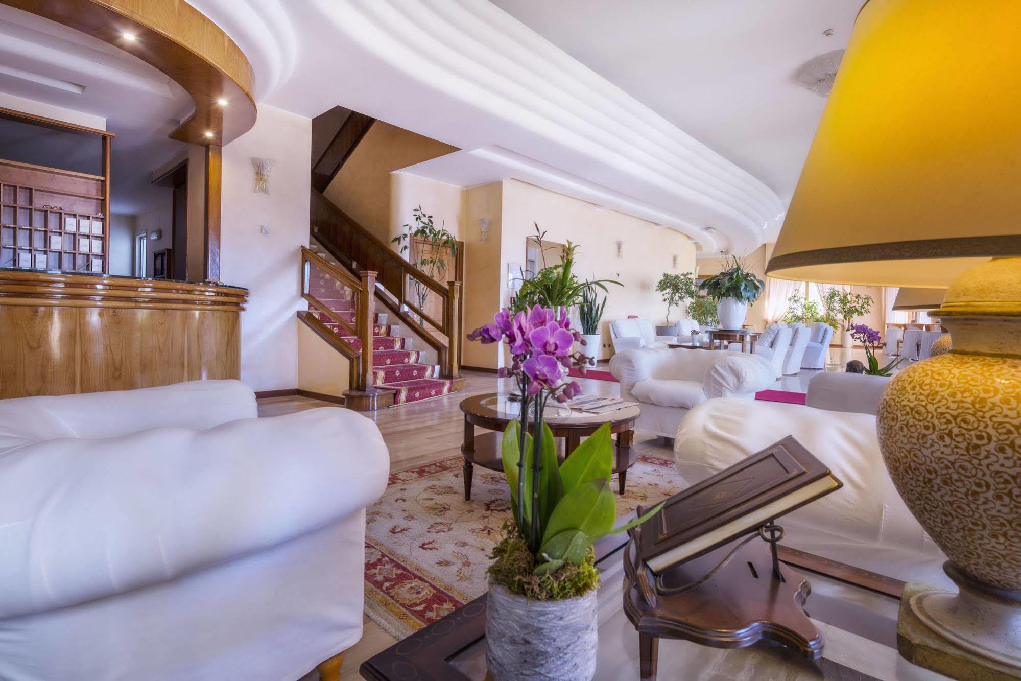 Astura Palace Hotel Неттуно Экстерьер фото