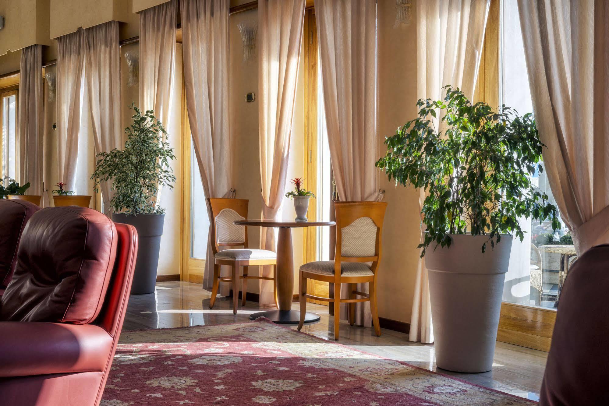 Astura Palace Hotel Неттуно Экстерьер фото