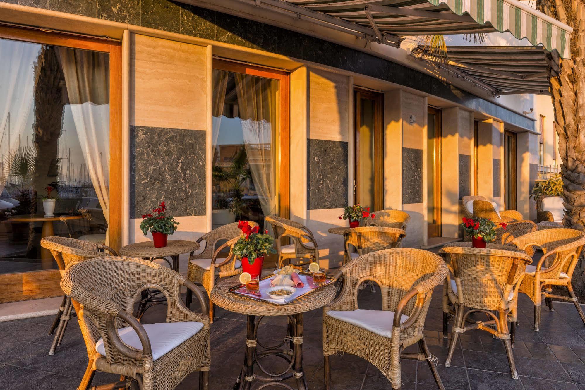 Astura Palace Hotel Неттуно Экстерьер фото